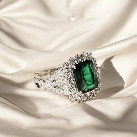 Unique Green Emerald Ring