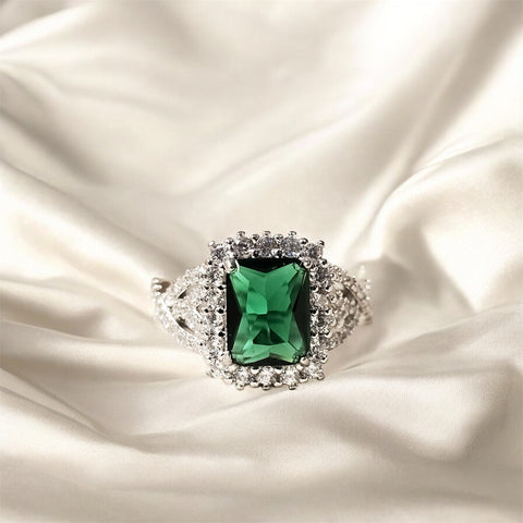 Unique Green Emerald Ring