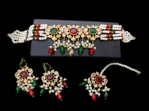 Noor Enchanted Choker Set.