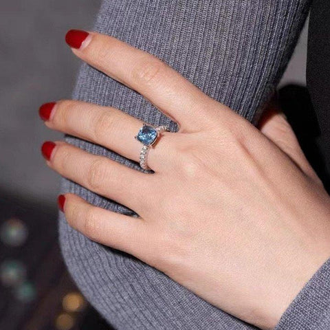 Velvet Curve Ring